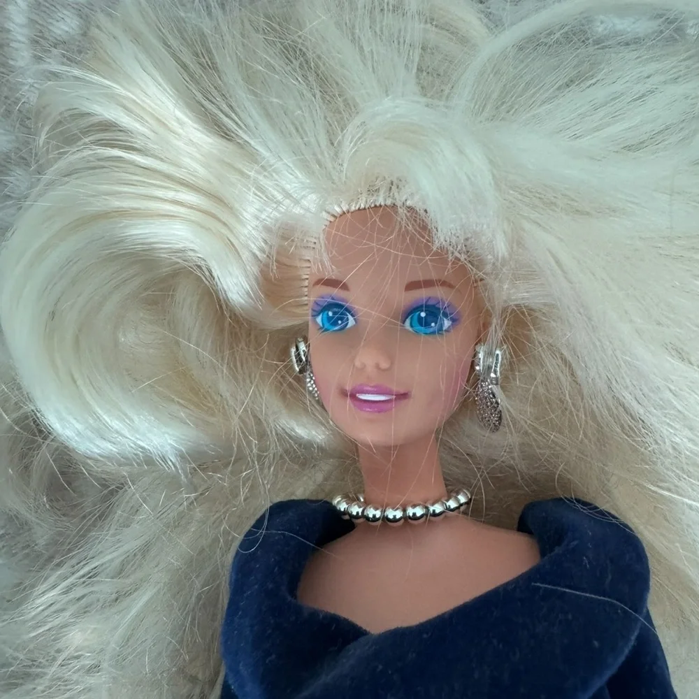 Avon Exclusive Barbie Winter Velvet “First in a Series” Special Edition Doll - Picture 7 of 13